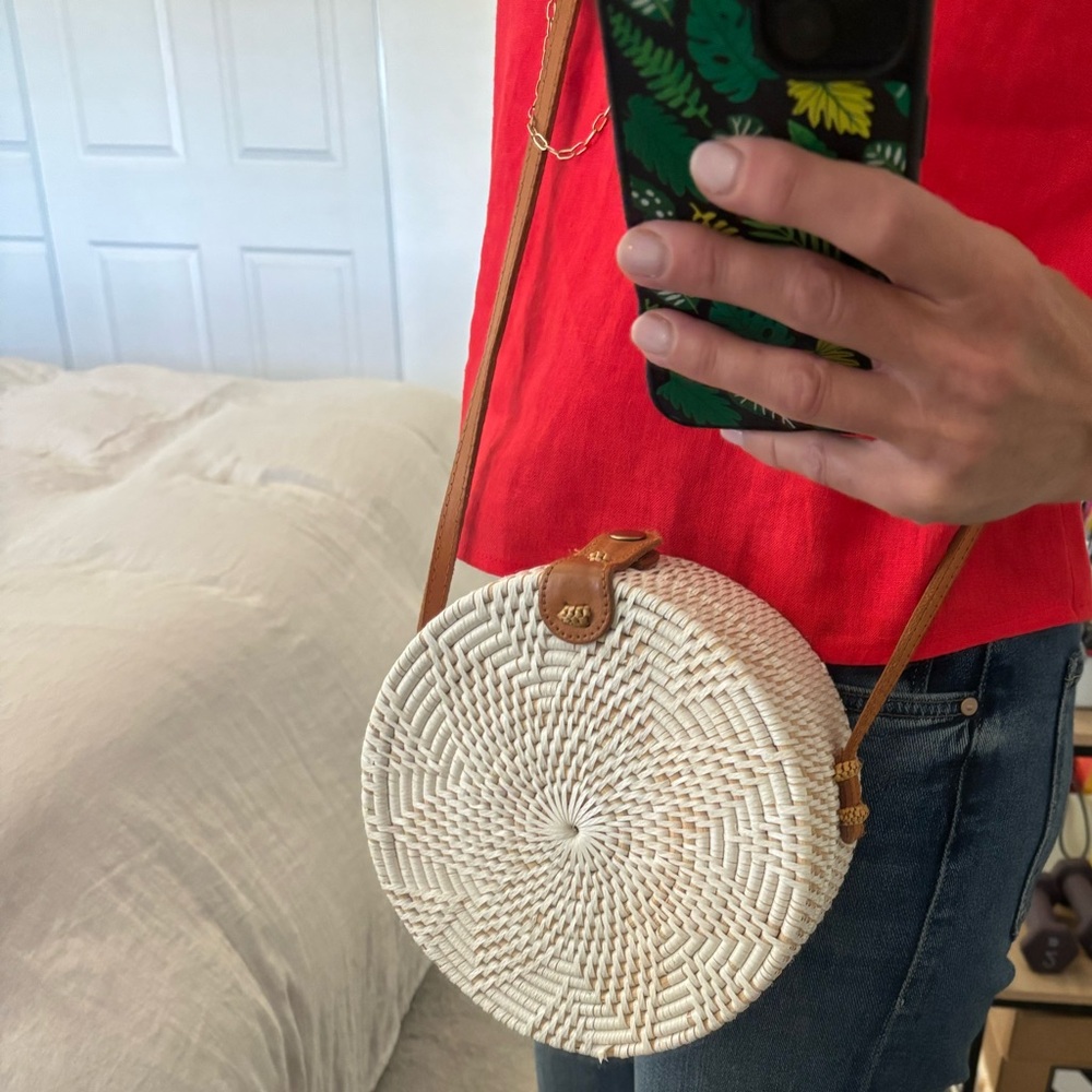 Handmade Woven Round Cream + Tan Crossbody Bag Handmade in Bali - Picture 12 of 14